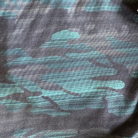 NWT Robert Graham long sleeve modal blend - Picture 2 of 7